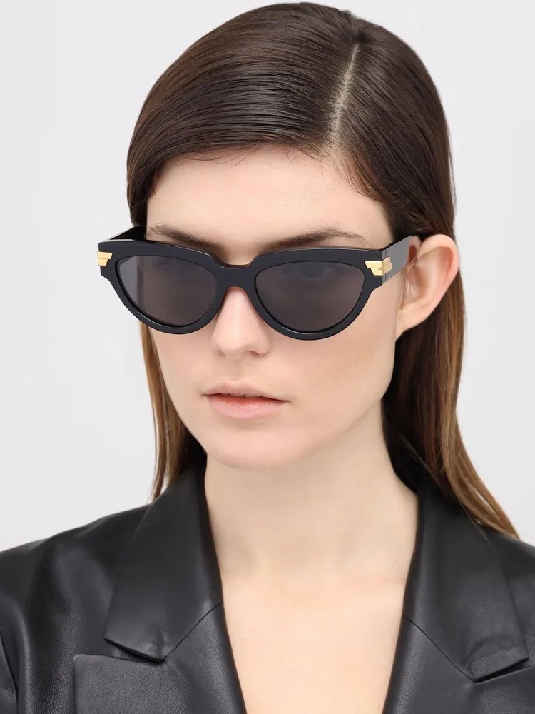 Bottega Veneta Black Cat-Eye Sunglasses With Gold Hardware Bv 1035s